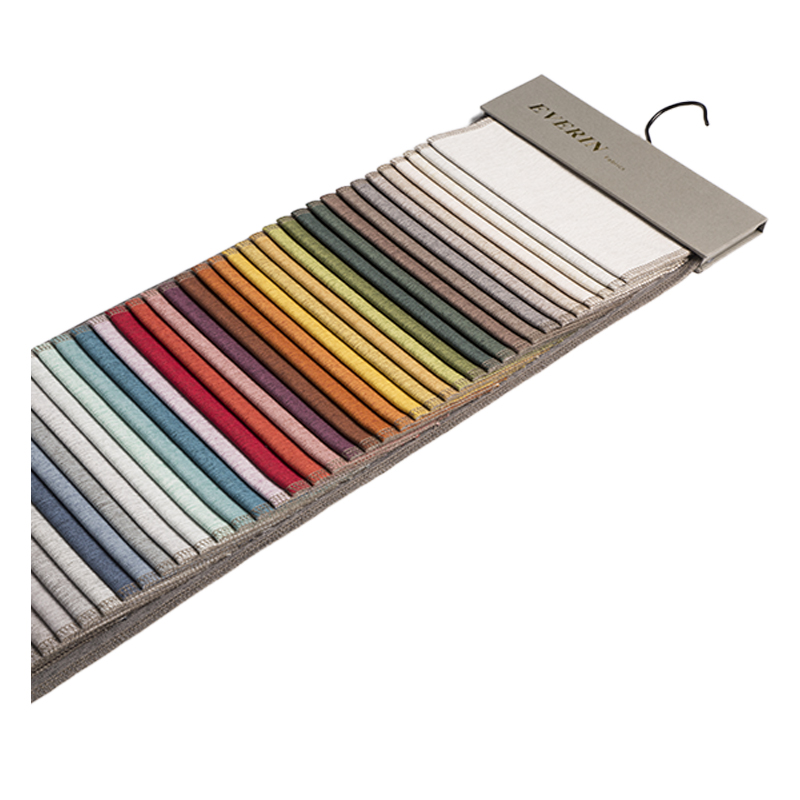 Comment la texture claire du tissu en lin peut-elle apporter une beauté naturelle et simple aux espaces de la maison ?
