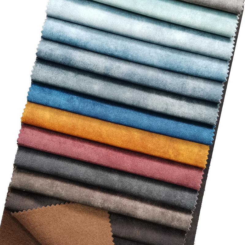 L'entretien du tissu velours Holland est crucial pour préserver son aspect luxueux et sa longévité.